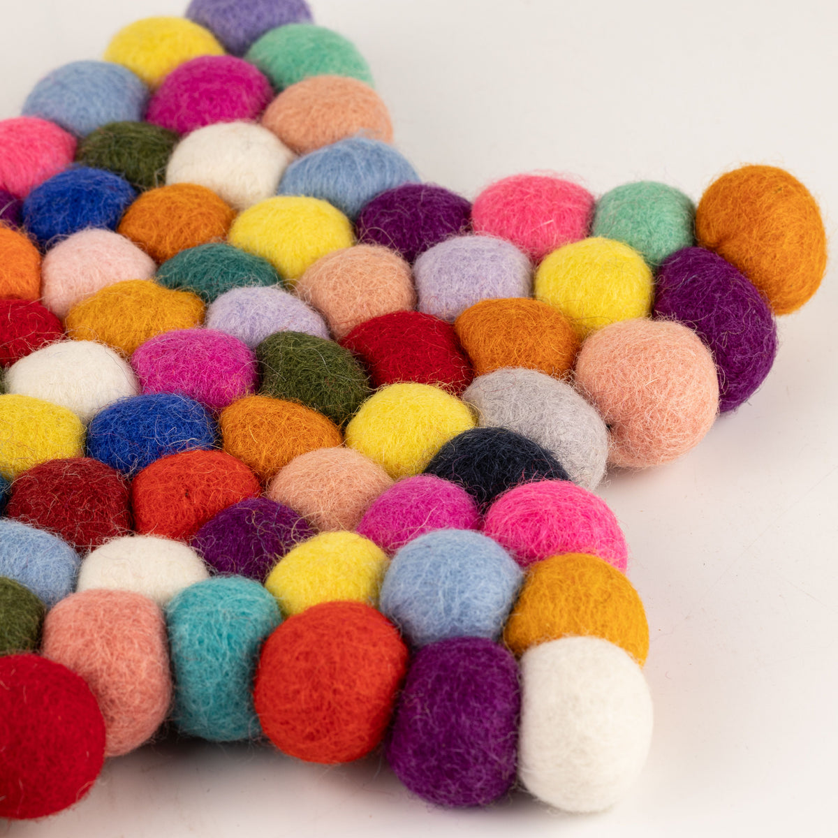 Felt Ball Star Centre Mat – Multi Colour, NooEdge UK