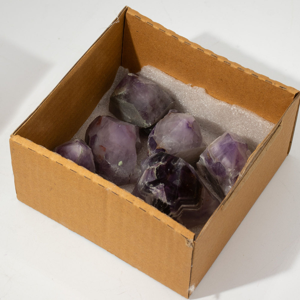 Gemstone Top Polished Points – Amethyst A grade (approx 5-6 pieces) detail, NooEdge UK