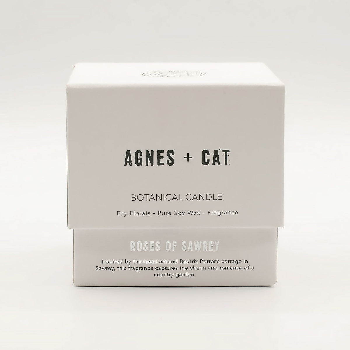 Agnes + Cat Botanical Soy Wax Candle – Roses of Sawrey close-up, NooEdge UK